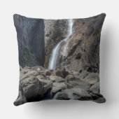Yosemite Fallsを下げて下さい クッション (裏面)