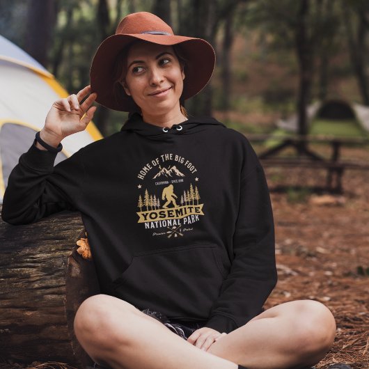 Yosemite National Park Home of the Big Foot パーカ