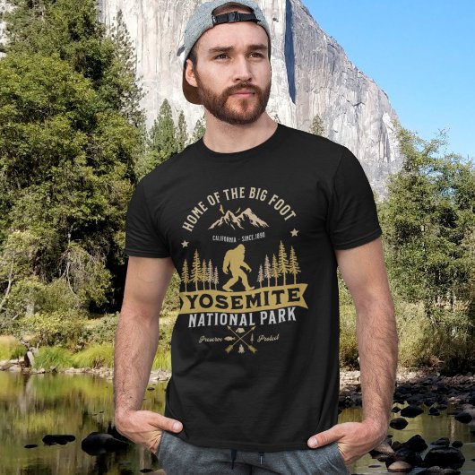Yosemite National Park Home of the Big Foot Tシャツ