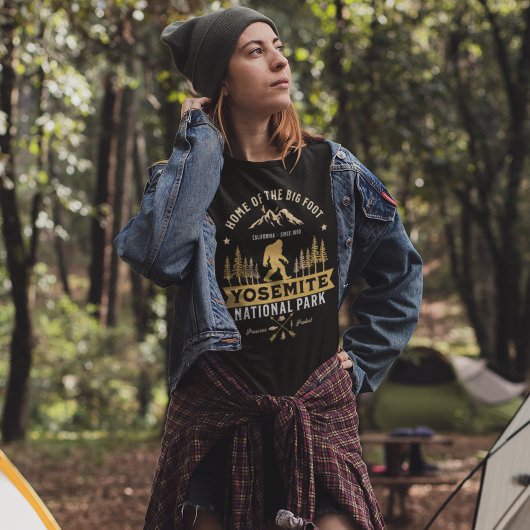 Yosemite National Park Home of the Big Foot Tシャツ