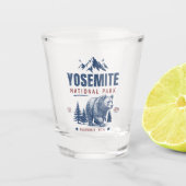 Yosemite National Park Vintage Bear T-Shirt ショットグラス (正面)