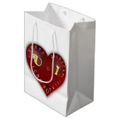 You and I -赤いハート上のアルファベットゲーム ミディアムペーパーバッグ (正面アングル)