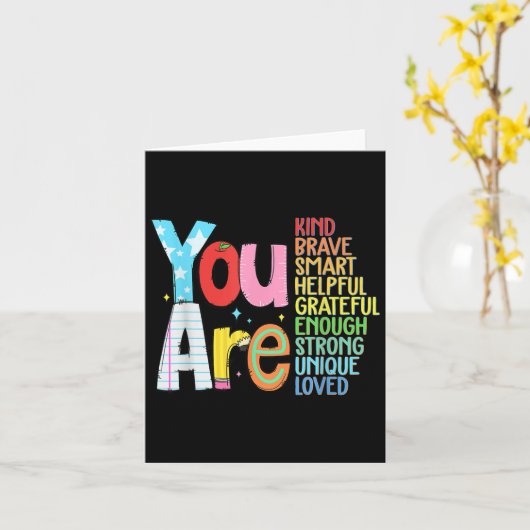 You Are Smart Brave Strong Kind Loved Motivation T カード (黄色い花)