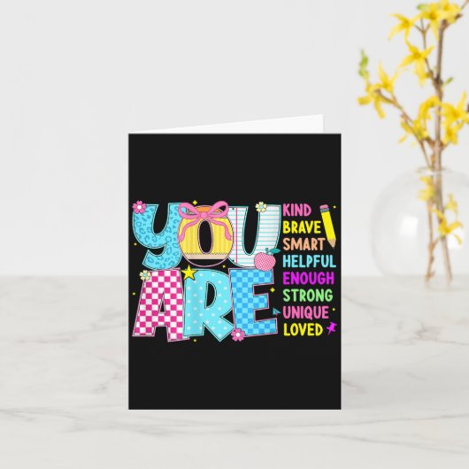 You Are Smart Brave Strong Kind Loved Motivation T カード (黄色い花)