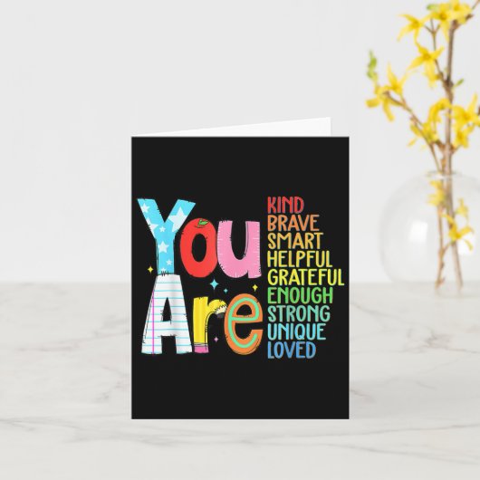 You Are Smart Brave Strong Kind Loved Motivation T カード (黄色い花)