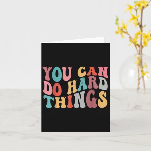 You Can Do Hard Things Groovy Retro Motivational Q カード (黄色い花)