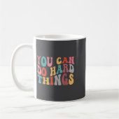 You Can Do Hard Things Groovy Retro Motivational Q コーヒーマグカップ (左)
