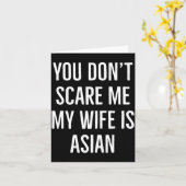 You Don't E Me My Wife Is Asian Funny Wife Birthda カード (黄色い花)