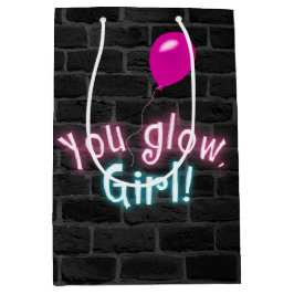 You Glow Girl Sign on Brick Wall ミディアムペーパーバッグ