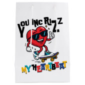 You Inc Rizz my Heartbeat - Cute skateboard heart ミディアムペーパーバッグ (裏面)