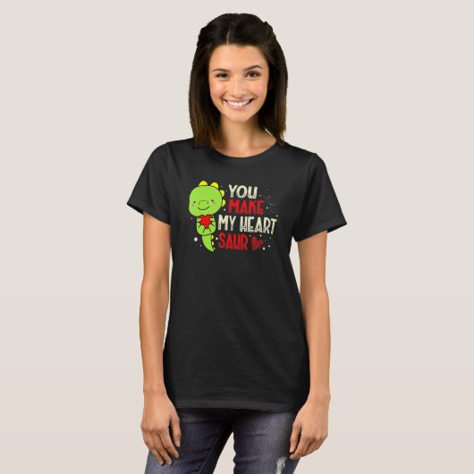 You Make My Heart Saur Dinosaur Lover Valentines D Tシャツ (正面フル)