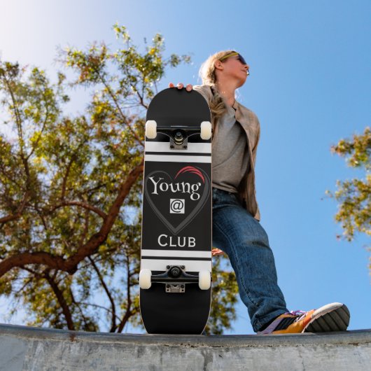 Young at Heart Club Skateboard スケートボード (室外1)