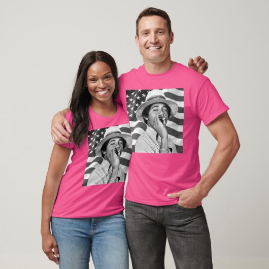 Young Barack Obama Patriotic Smoking Tシャツ (ユニセックス)