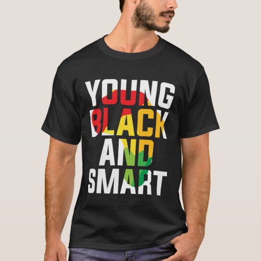 Young Black and Smart I Am The Strong African Quee Tシャツ (正面)