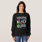 Young Black Queen Black History Month Girls Kids スウェットシャツ (正面フル)