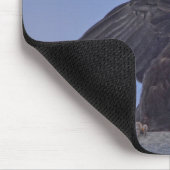 Young Black Raven on Quesnel Bridge w Sky マウスパッド (コーナー)