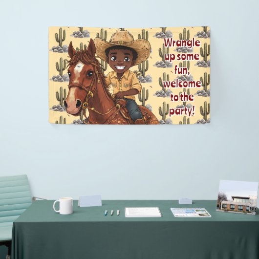 Young Boy Joyfully Rides Horse 横断幕 (トレードショー)