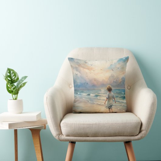 Young Girl on Beach クッション (椅子)