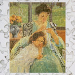 Young Mother裁縫by Mary Cassatt,ヴィンテージ・アート ジグソーパズル<br><div class="desc">Young Mother裁縫（1900年）Mary Cassatt著はヴィンテージ印象派の素晴らし美術家のポートレート絵画である。娘の娘が膝に乗っている。花束が付いた花瓶が後ろのテーブルの上にある。子供と服を繕う母親。アーティストについて： Mary Stevenson Cassatt (1844-1926)はアメリカの印象派の画家で、しばしば母親と子供の親密な絆に特に重点を置いた女性の社会的およびプライベートな生活のイメージを作成した。</div>