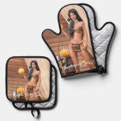 Young Native American Posing on Wood Wall 鍋つかみ&鍋敷きセット (正面/裏面)