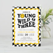 Young Wild & Three | ハッピーな顔の男の子 3歳の誕生日 招待状 (スタンド正面)