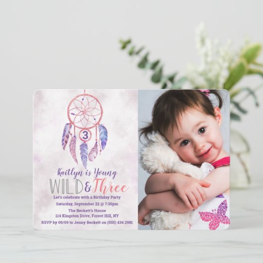 Young, Wild & Three Bohoフォト誕生日招待状 招待状 (スタンド正面)