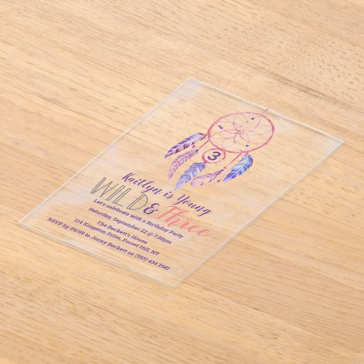 Young, Wild & Three Boho 3歳の誕生日 アクリル招待状 (レイダウン)