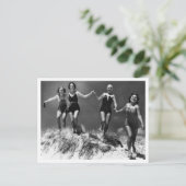 Young Women Sand Dune Photography 1935 ポストカード (スタンド正面)