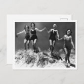 Young Women Sand Dune Photography 1935 ポストカード (正面/裏面)
