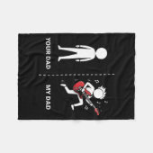 Your Dad My Dad Funny B Guitar Lover Musician Sarc フリースブランケット (正面(横))