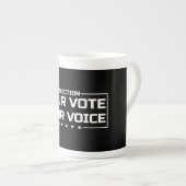 Your Vote Your Voice 白文字 ボーンチャイナマグカップ (正面右)