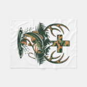 Youth Camo Faith Hunting Fishing Cross Fisherman C フリースブランケット (正面(横))