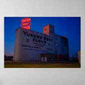 Yukon' Best Flour Mill Neon Sign At Dusk Poster ポスター (正面)