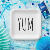 YUM文字オンホワイト ペーパープレート (パーティー)