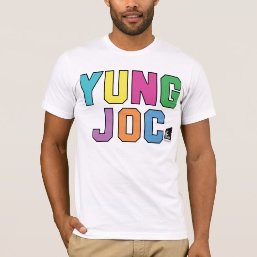 Yung JocはロゴのTシャツを着色します Tシャツ (正面)