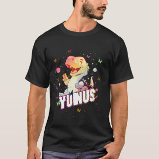 YUNUS – かわいい恐竜の可愛い少年の名前 Tシャツ