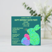 Zのかわいい緑のバニーのおもしろいのイースターテーマの誕生日 招待状 (スタンド正面)
