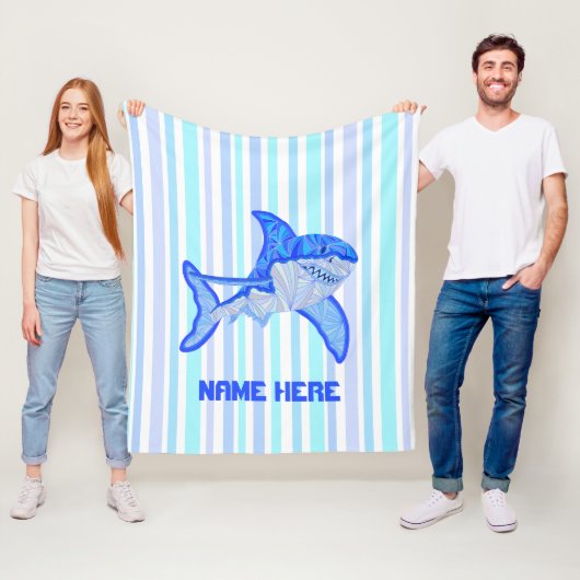 Zの青いホホジロザメのカラフルな海は縞で飾ります フリースブランケット (インサイチュ)