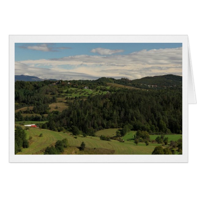 Zajelšjeの村、Brkiniの丘、スロベニア (正面横)