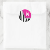 Zany Zebra Monogramステッカー(暗い赤紫色) ラウンドシール (バッグ)