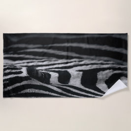 Zebra Close Up – Black and White Animal Art ビーチタオル