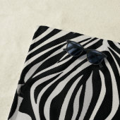 Zebra Close-Up Black and White Art ビーチタオル (インサイチュ)