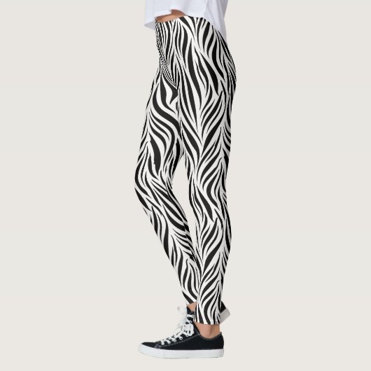 Zebra Print Black White Bold Animal Pattern レギンス (左)