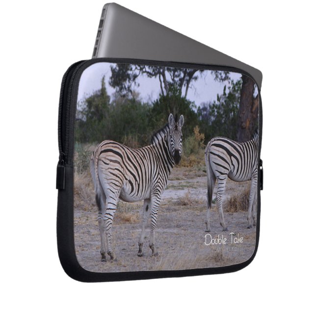 Zebra Twinsダブル撮影 ラップトップスリーブ (正面右)