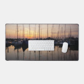 Zeilboten in haven met tegenlicht. デスクマット (キーボード&マウス)