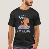 Zen Meditation Yoga Is My Therapy Cat Omm Tシャツ (正面)