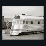 Zephyr Streamlined Train, 1939. Vintage Photo ポスター<br><div class="desc">The Burlington Railroad's Zephyr Pioneer streamlined train at a rail crossing. La Crosse,  Wisconsin. 1939.</div>