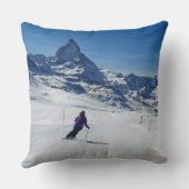 ZermattのMt.マッターホルンとスキーをします、スイス連邦共和国 クッション (裏面)