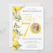 Zesty Lemon Photoおもしろい70th Birthday Party 招待状 (正面)