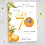 Zesty Orange Photo 70th Birthday Party 招待状<br><div class="desc">Zesty Orange写真70th Birthday Party Invitation.熱烈なオレンジの大人のマイルストーンの誕生日パーティーテーマであなたのお祝いを点火！活気と活気に満ちたデザインは、おもしろいが満たされた集まりのステージを設定する。自分のカスタムマイルストーンお気に入りのお祝いにtouchを追加し、自分の写真を組み込んで自分の体験をパーソナライズすユニークる。オレンジ色の千々とアクセントよくはしゃぐに、すべての詳細は喜びと興奮を醸し出し、このテーマは熱心な雰囲気であなたの誕生日のbashを注入することを約束し、誰もが耳から耳まで笑みを浮かべるだろう。愛する人と一緒に忘れられない思い出を作り出す最高の楽しみを受け入れる準備をしなさい！</div>